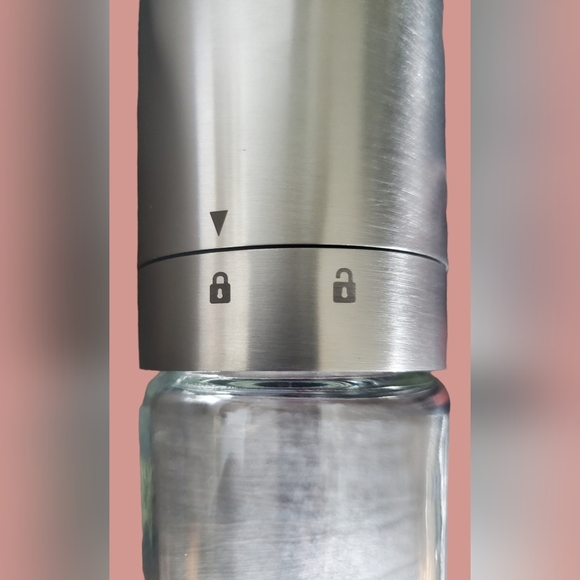 Electric Salt and Pepper Adjustable Grinder Set Battery Powered Seasoning Tools - Picture 6 of 9